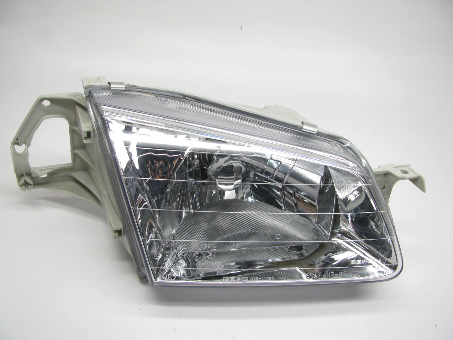 NEW UNBOXED - Depo 316-1119R Right Passengers Headlight Lamp For 1999-00 Protege