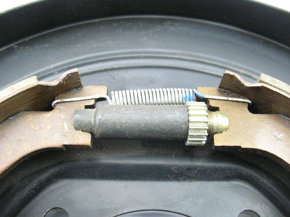 NEW UNBOXED 1997-98 Navigator R.H. Drum Brake Backing Plate Parking Brake Shoes