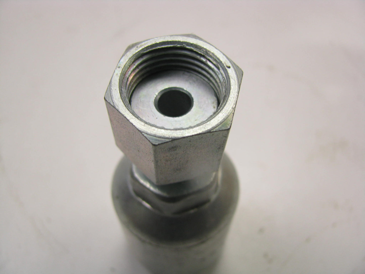 (1) NEW - 323-6157 XN Spiral -6 ORFS Straight Female Hydraulic Fitting For CAT