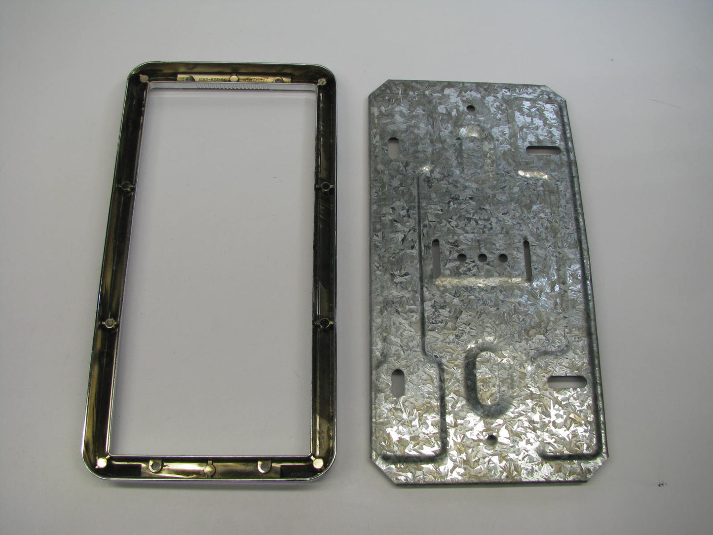 VINTAGE DIETZ 324-36010 Chrome-plated Steel License Plate Frame Holder Bracket