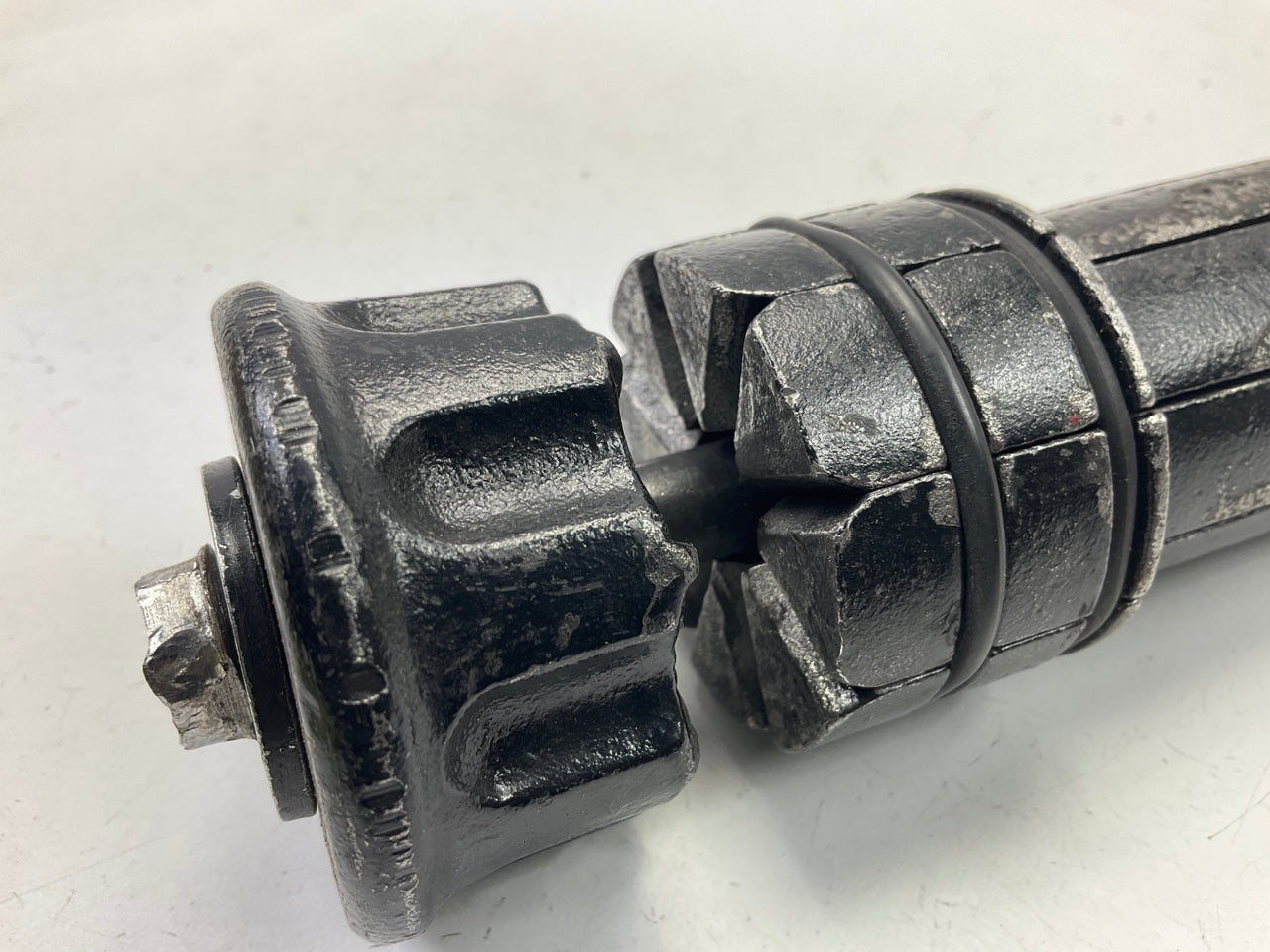 USED #1 - LISLE 32500 Exhaust Pipe Expander Tool - 1-5/8'' To 2-7/16''