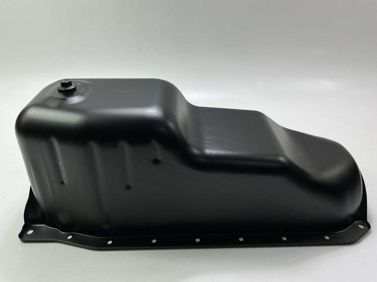 NEW - UNBOXED 3310135 Engine Oil Pan For Volvo 3857778 & Mercruiser 809910T