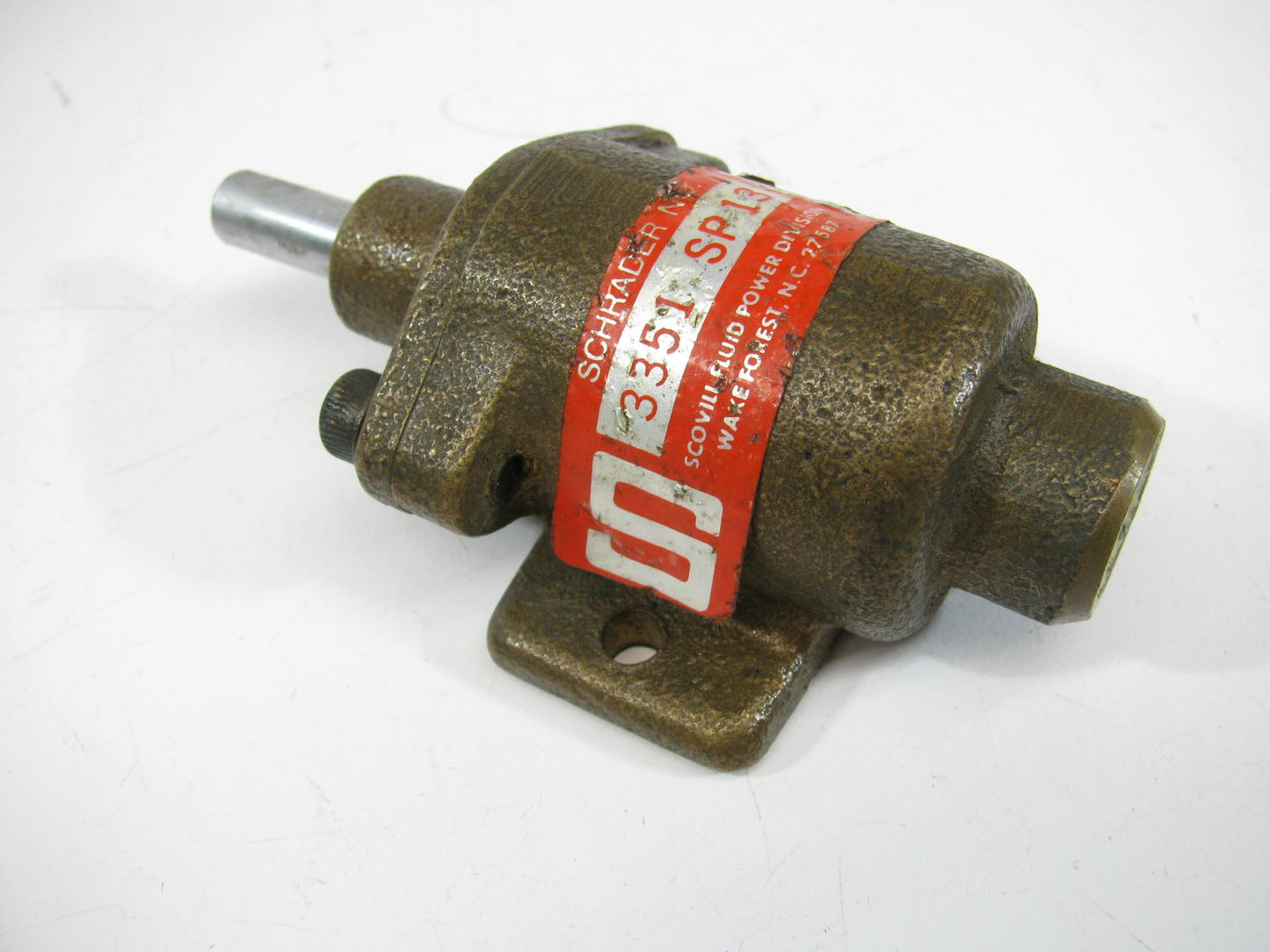 Schrader Side Leg Mounted Clamping Cylinder   3351-SP13
