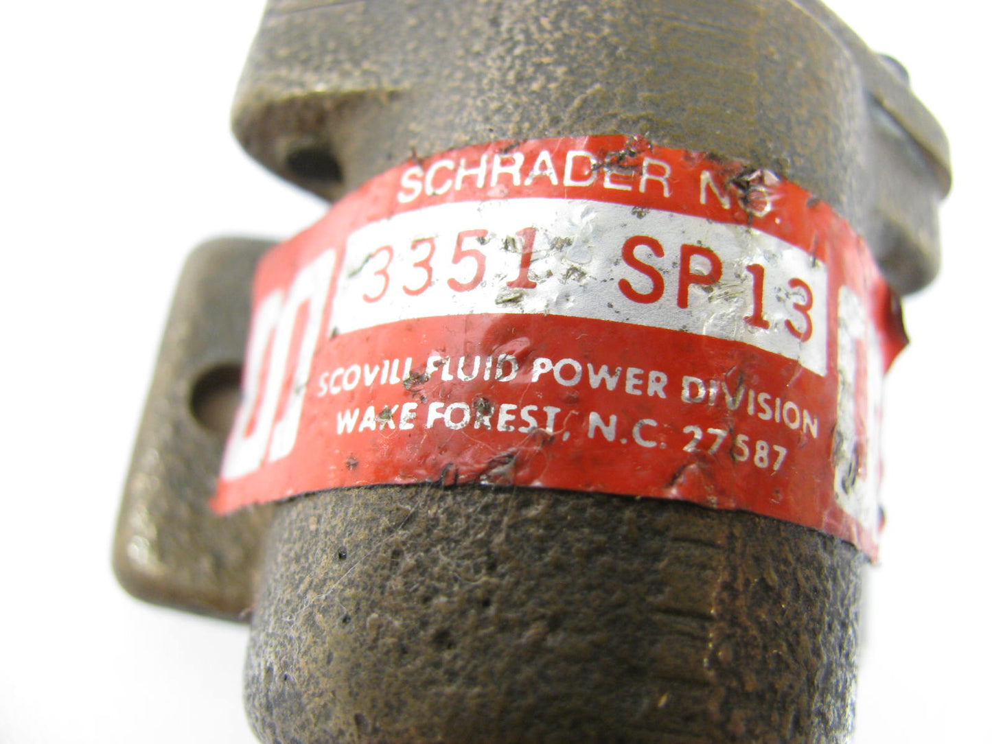 Schrader Side Leg Mounted Clamping Cylinder   3351-SP13