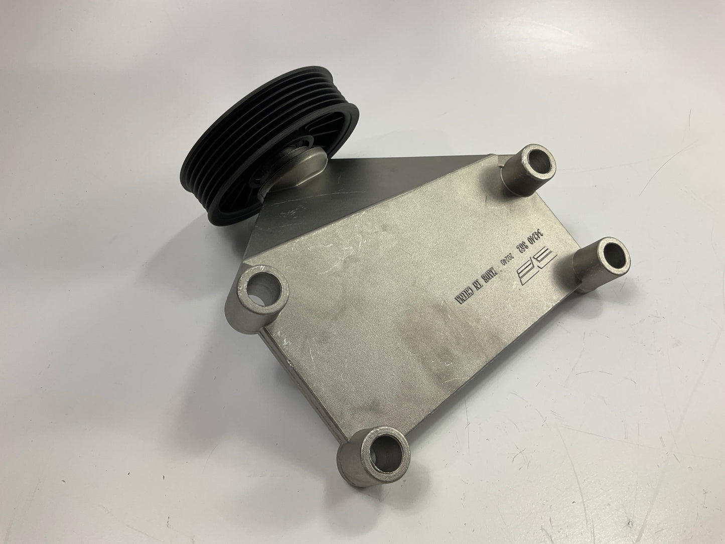 NEW - UNBOXED 34240 A/C Compressor Bypass Pulley