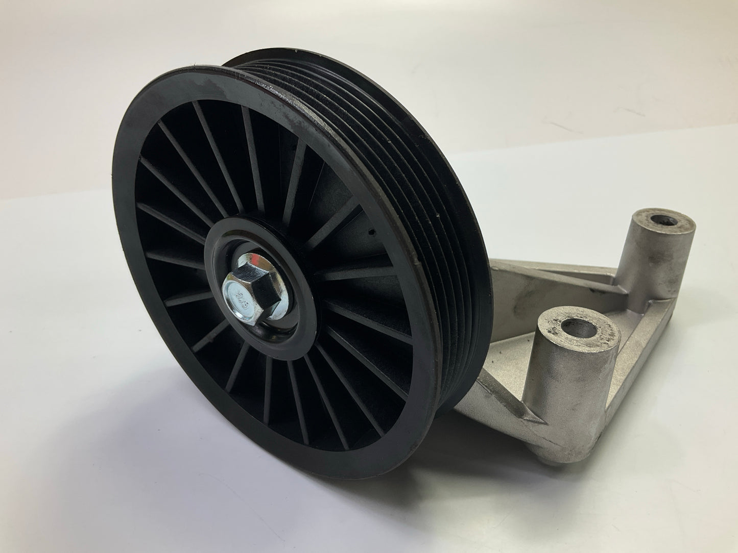 NEW - UNBOXED 34253 A/C Compressor Bypass Pulley