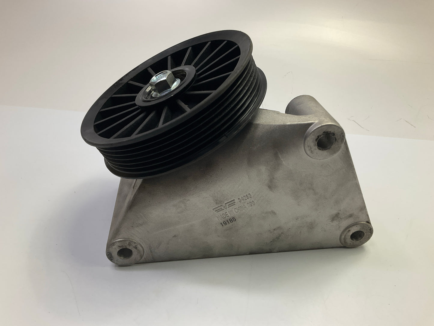NEW - UNBOXED 34253 A/C Compressor Bypass Pulley