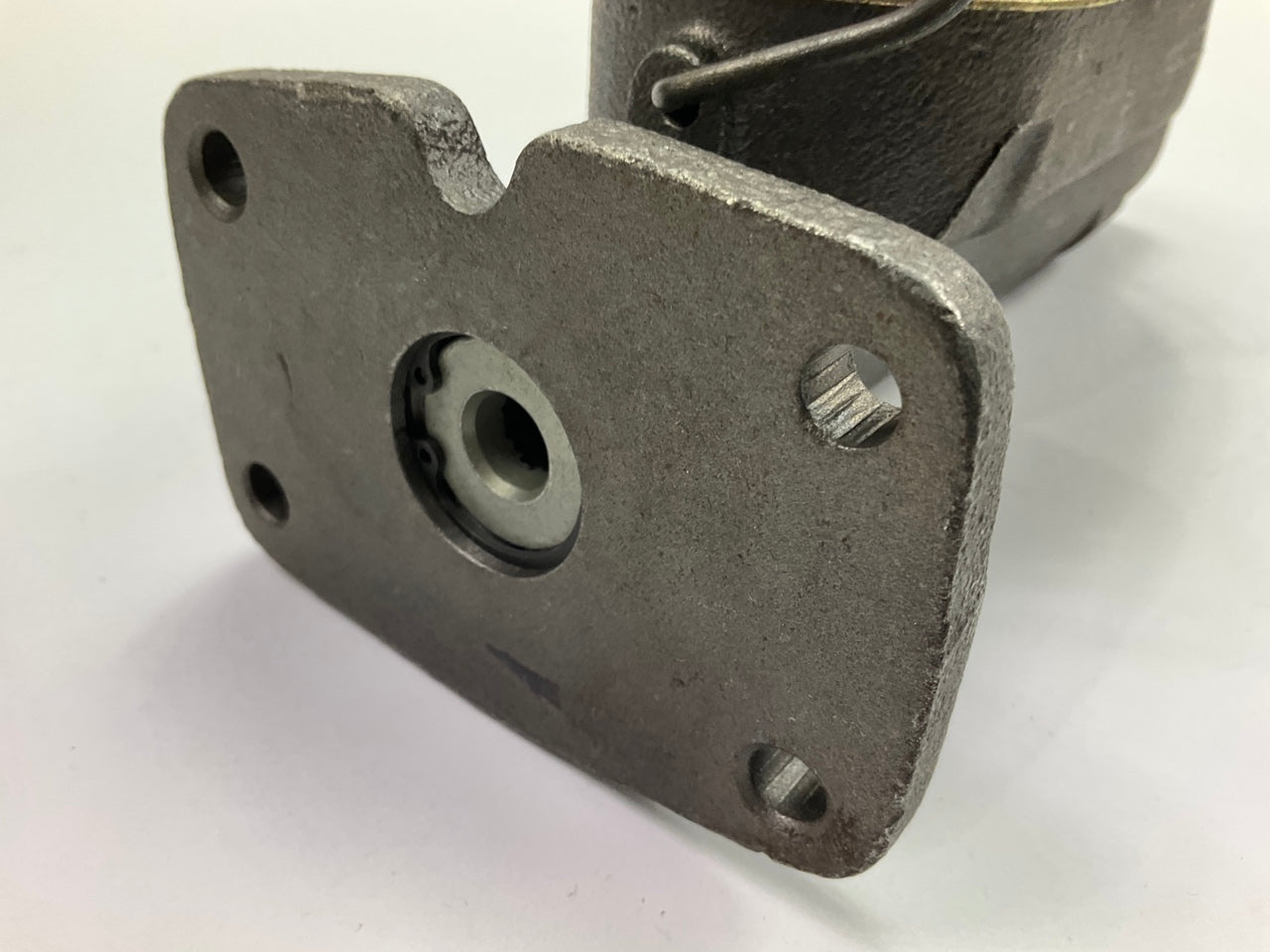NEW UNBOXED ''3461189'' Casting Brake Master Cylinder For Dart, Duster, Demon