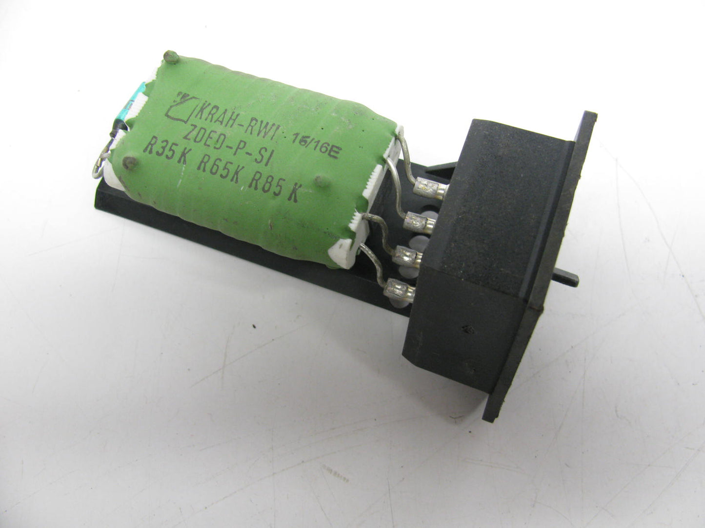 NEW - OUT OF BOX HELLA 351029-131 HVAC Blower Motor Resistor