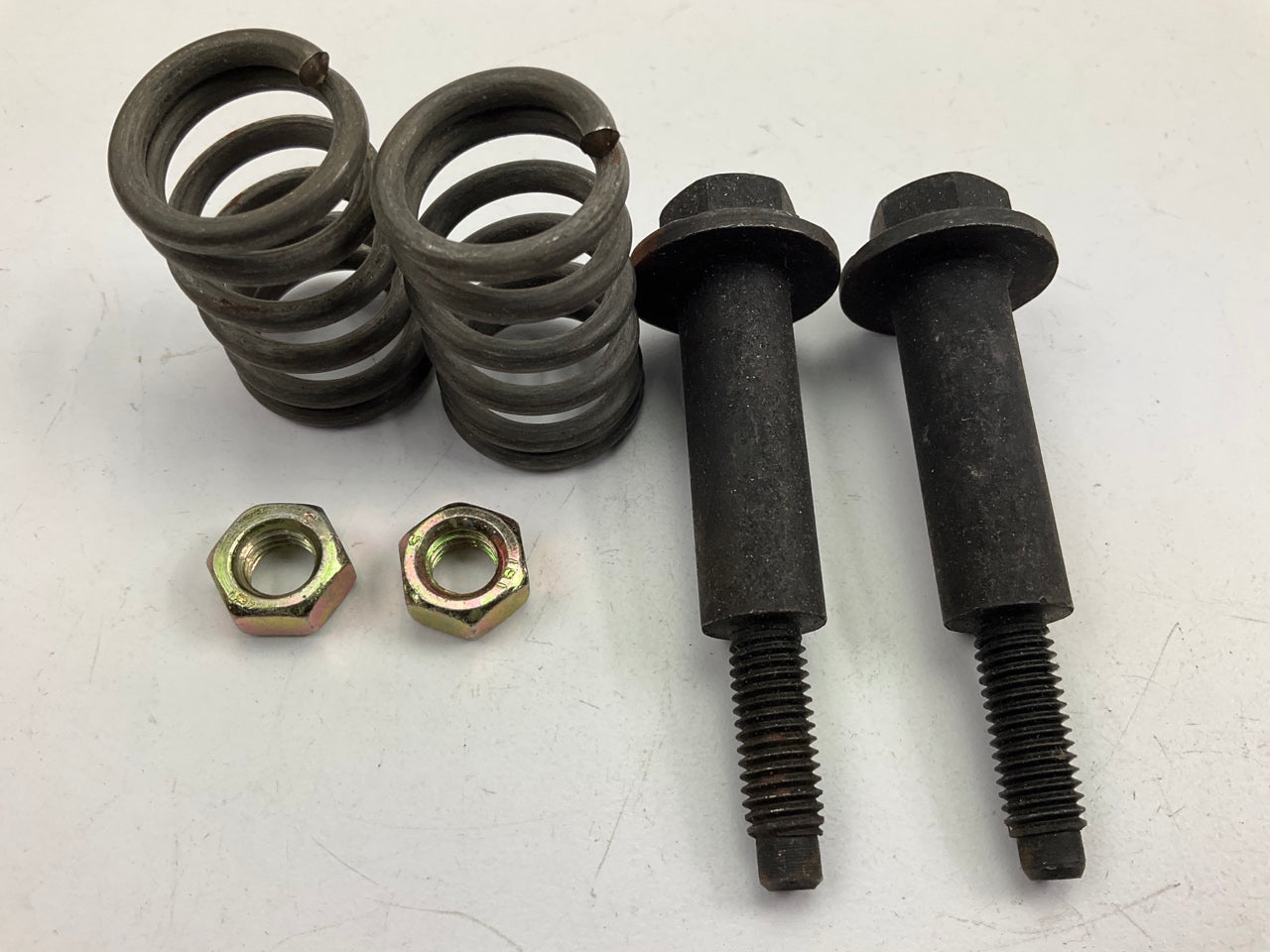 NEW - UNBOXED 35129 Exhaust Bolt And Spring Kit