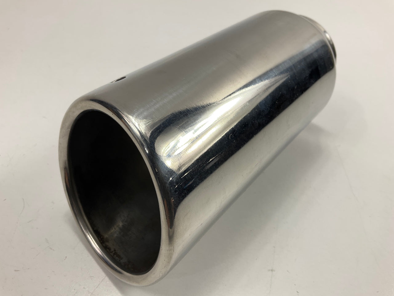 NEW UNBOXED - MagnaFlow 35131 Stainless 3'' Round Polished Exhaust Tip, 2.25'' ID