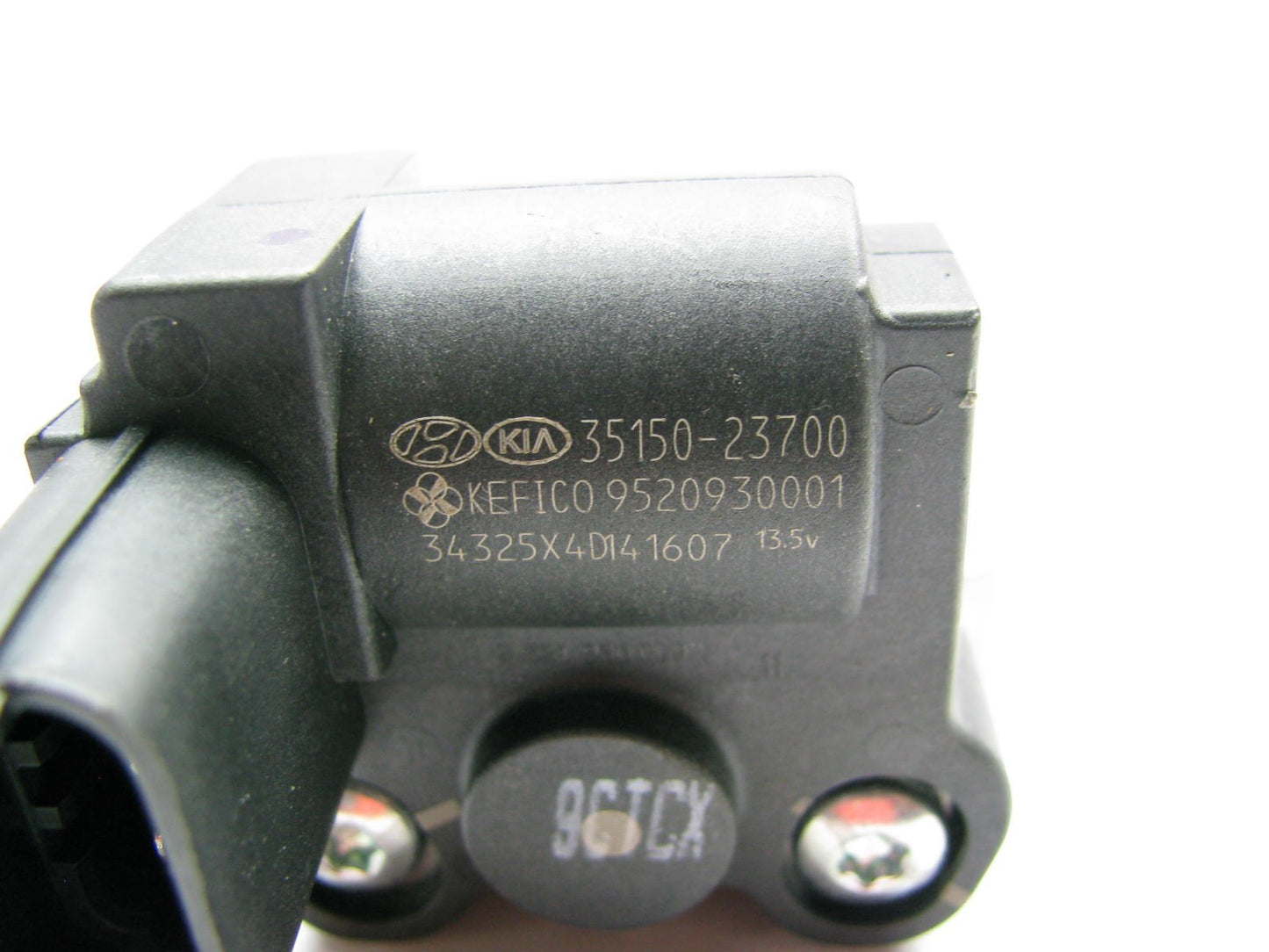 NEW UNBOXED OEM 3515023700 Idle Air Control Valve IAC GENUINE For Hyundai