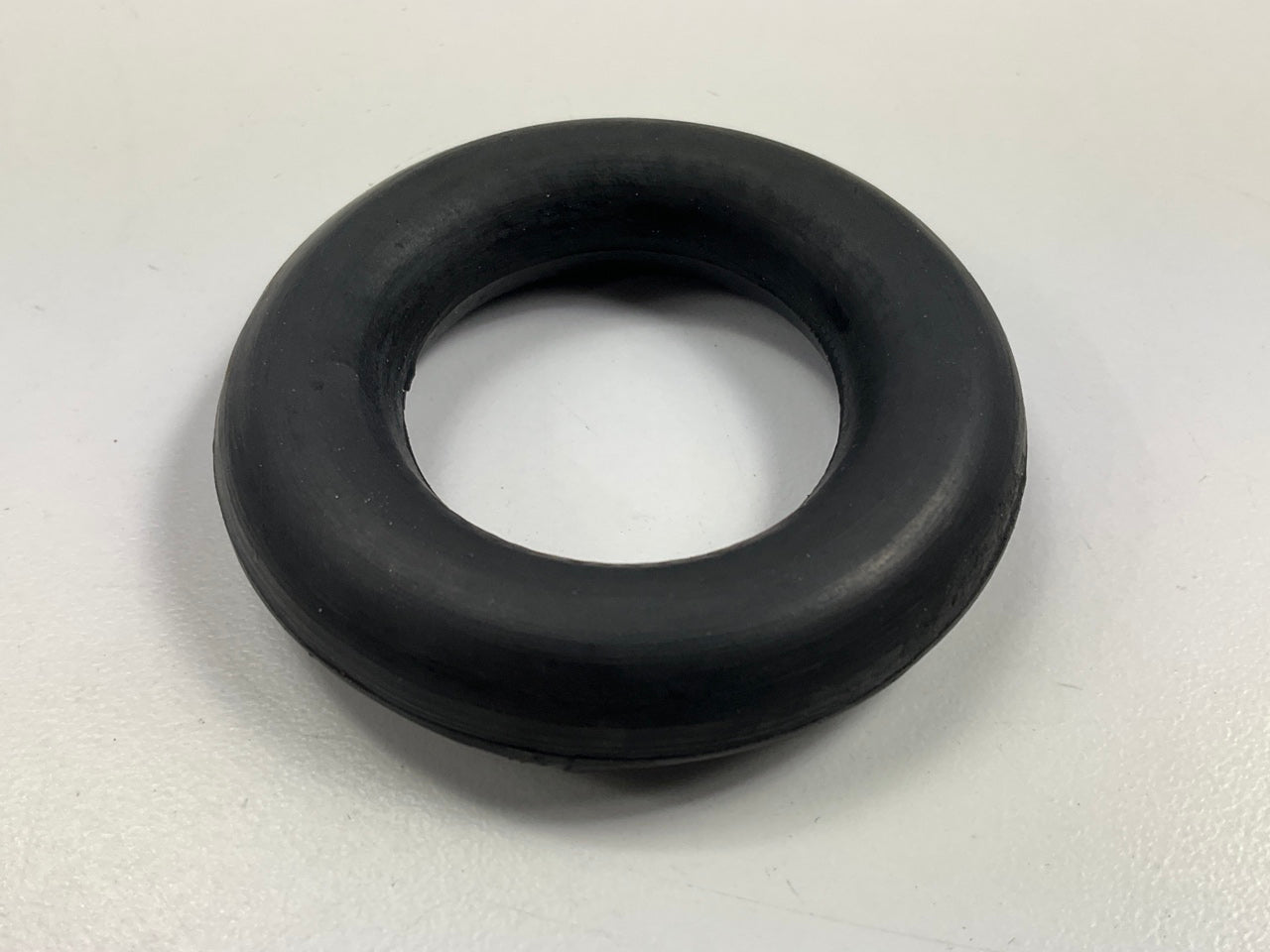 NEW UNBOXED 35391 1-1/4'' O-Ring Exhaust Rubber Insulator Grommet Hanger Bushing