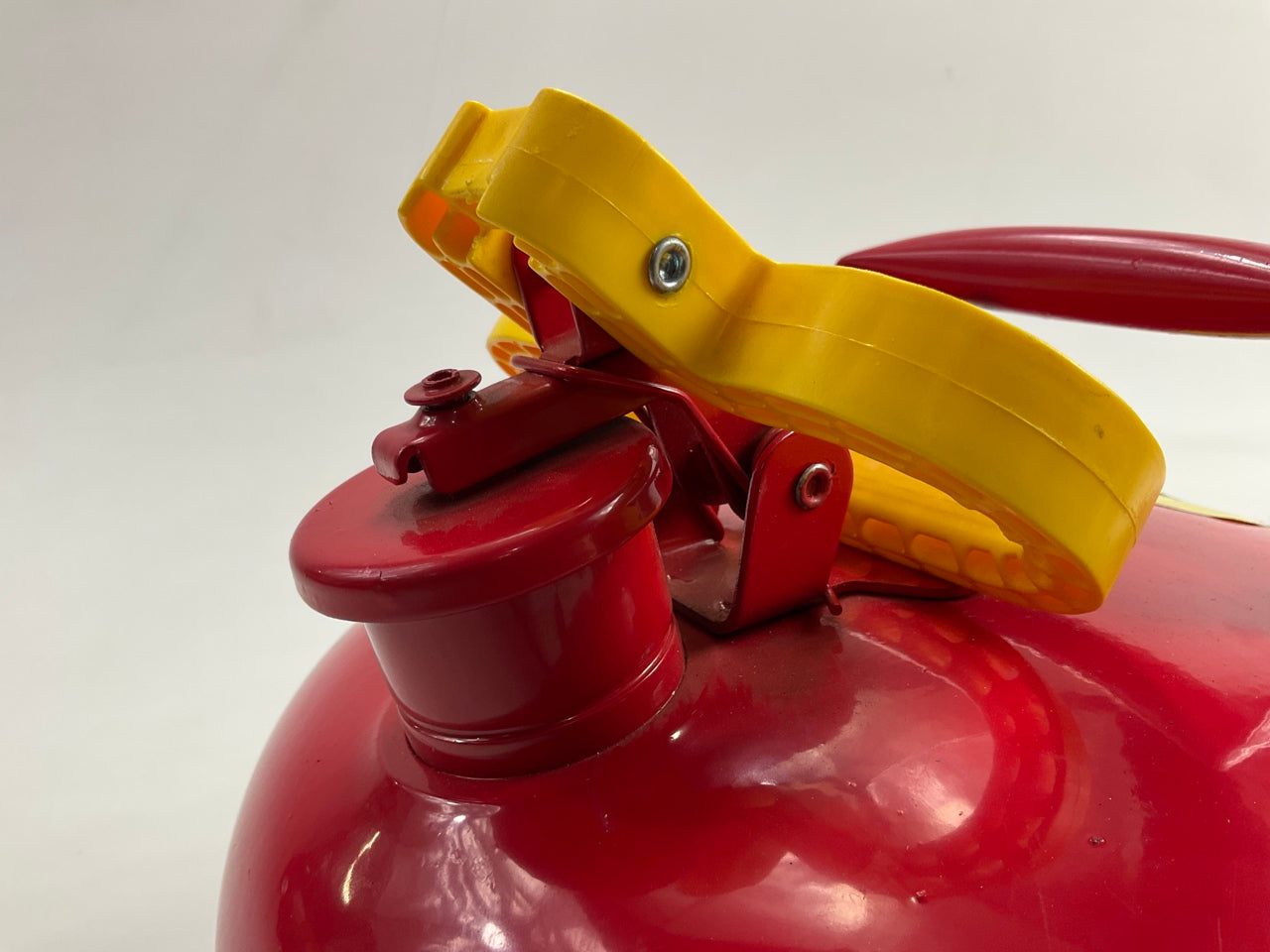 Eagle UI20FS Safety Gas Can, Type I, 2 Gallons
