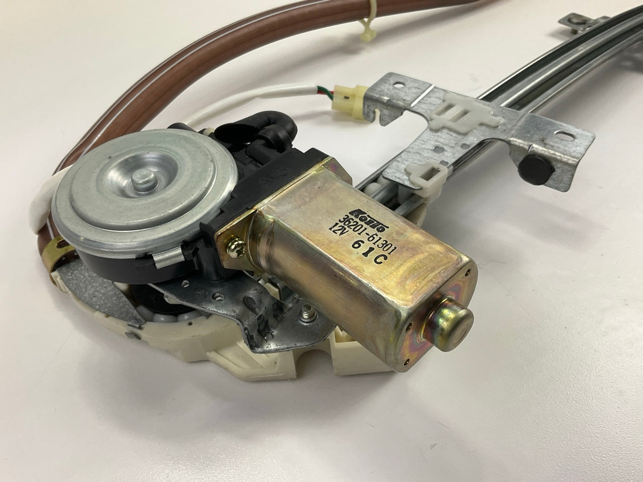 NEW UNBOXED 36201-61301 Power Window Motor & Regulator - Front Left