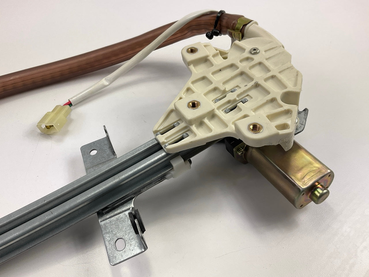 NEW UNBOXED 36201-61301 Power Window Motor & Regulator - Front Left