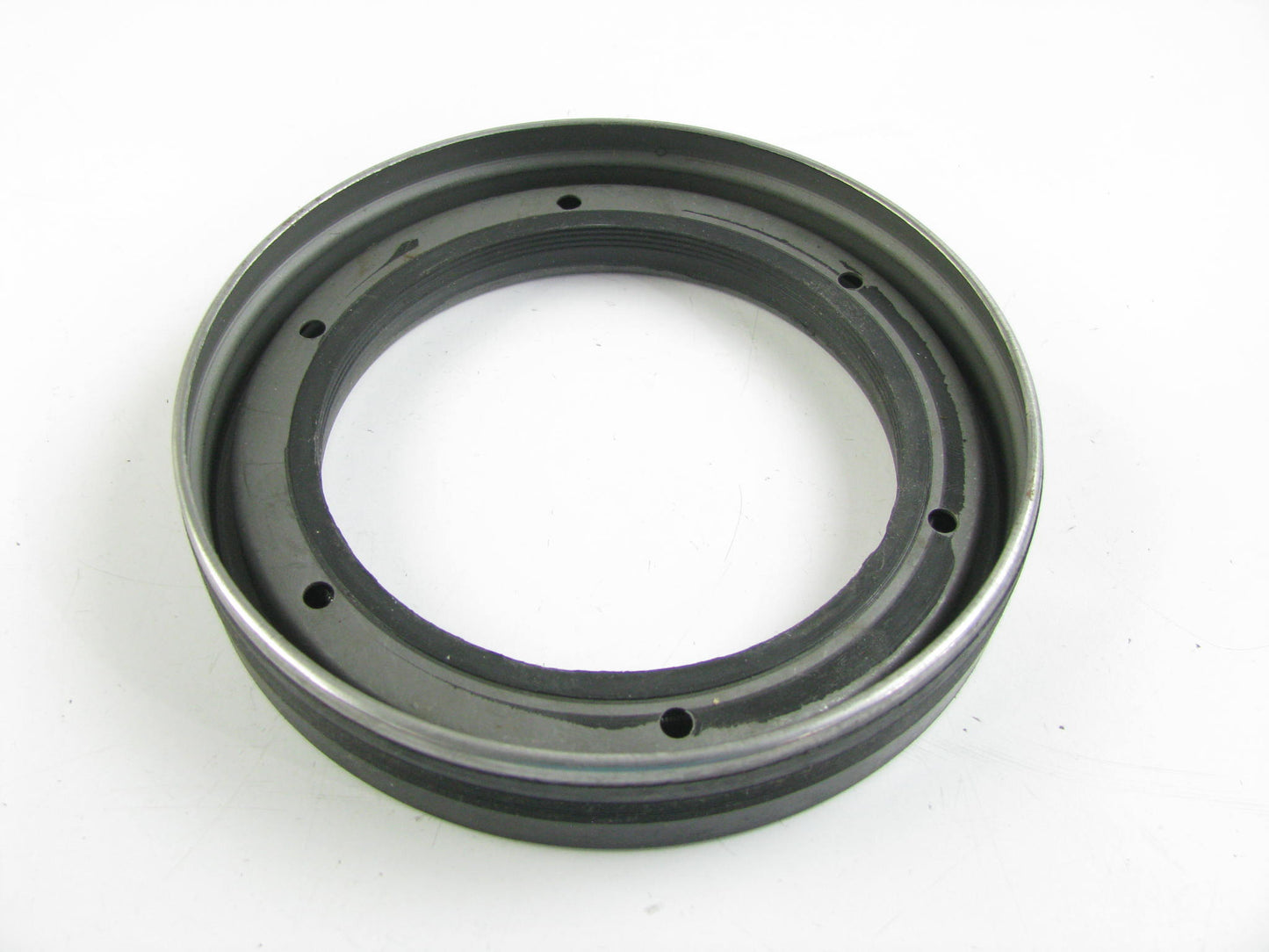NEW UNBOXED 370036A Oil Bath Wheel Seal, Bulk Packed