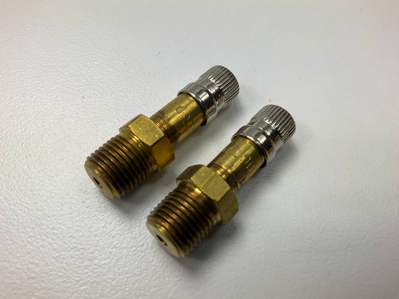 100 PACK -  38-900 1/8'' MNPT Long Tank Valves 38-900-100