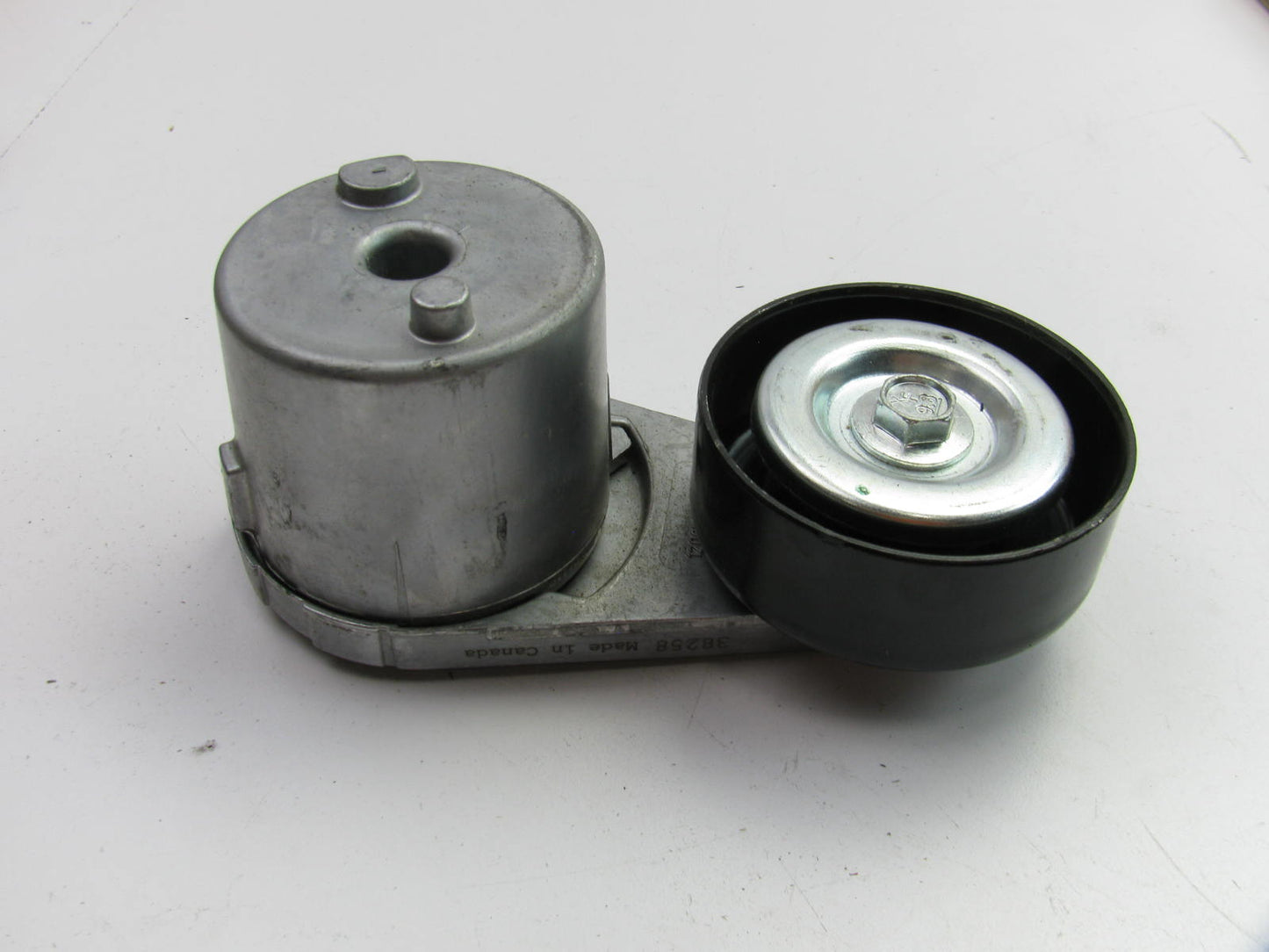 NEW - OUT OF BOX 38258 Belt Tensioner Assembly 2001-2009 Chevrolet GMC 8.1L