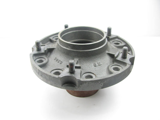 NEW OUT OF BOX GM 3874366 Wheel Hub 60-66 Chevrolet GMC 50-60 Series 17k 2 Speed