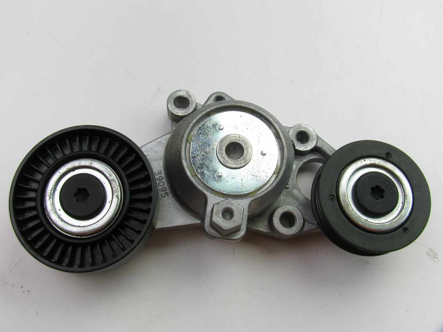 NEW - OUT OF BOX 39095 Belt Tensioner Assembly For 10-11 Toyota Camry 2.5L-L4