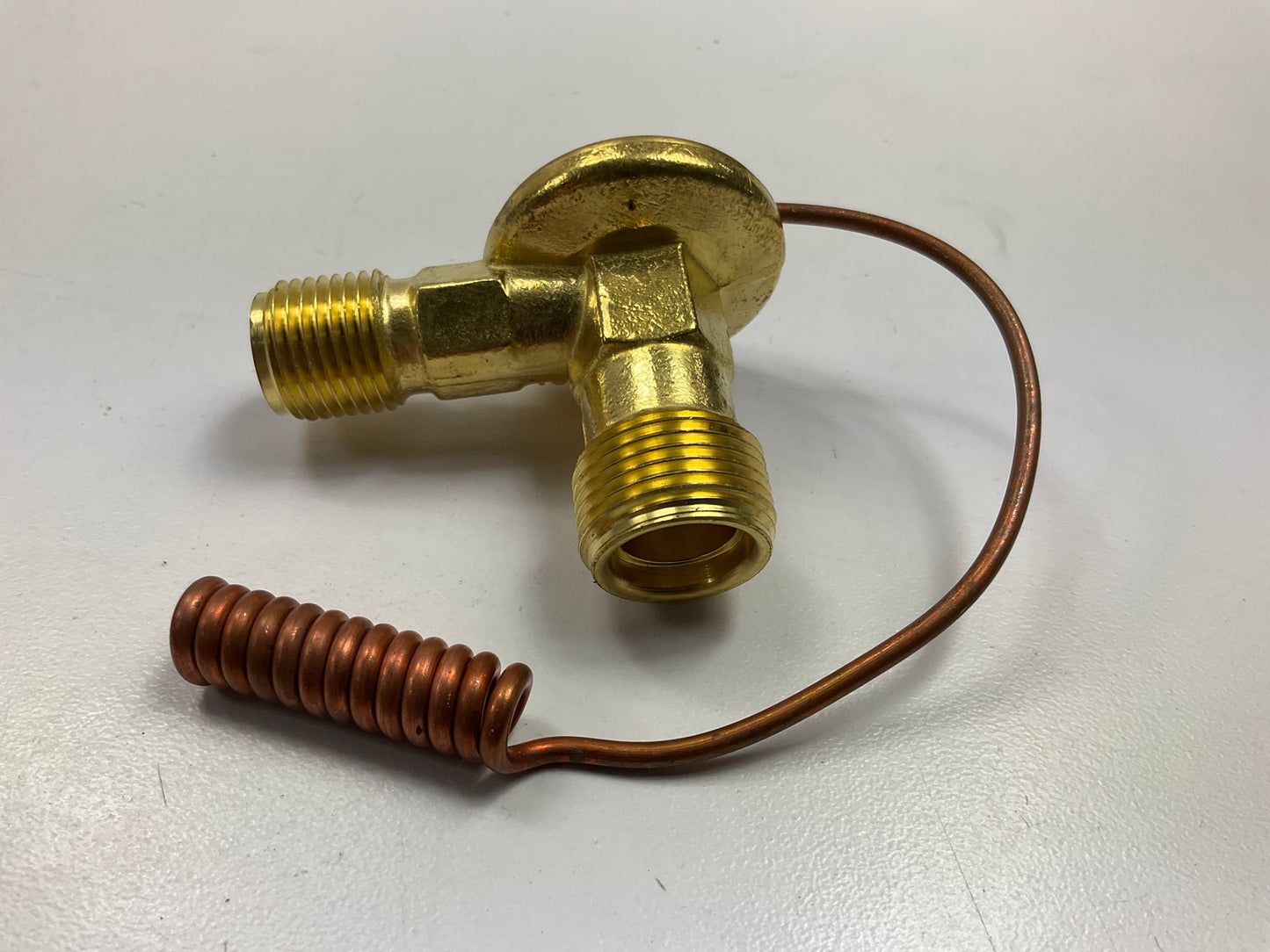 NEW UNBOXED 39133 Rear A/C Expansion Valve (For The Back Rear A/C)