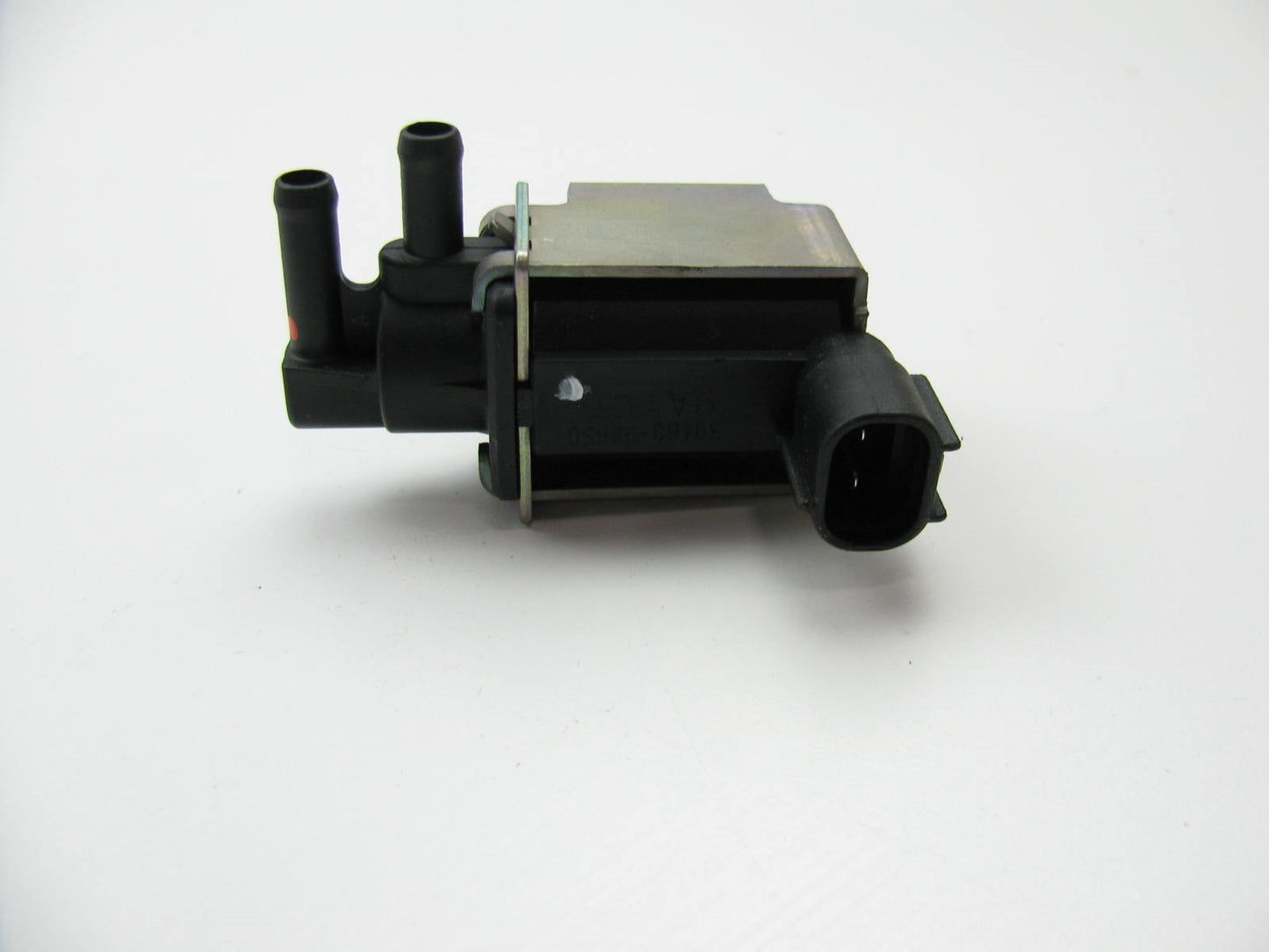 NEW - OUT OF BOX - OEM For Hyundai 39460-38650 Vapor Canister Purge Valve