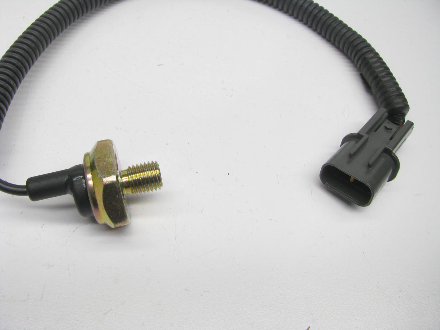 NEW - OUT OF BOX Ignition Knock Detonation Sensor OEM For Hyundai 39510-38020