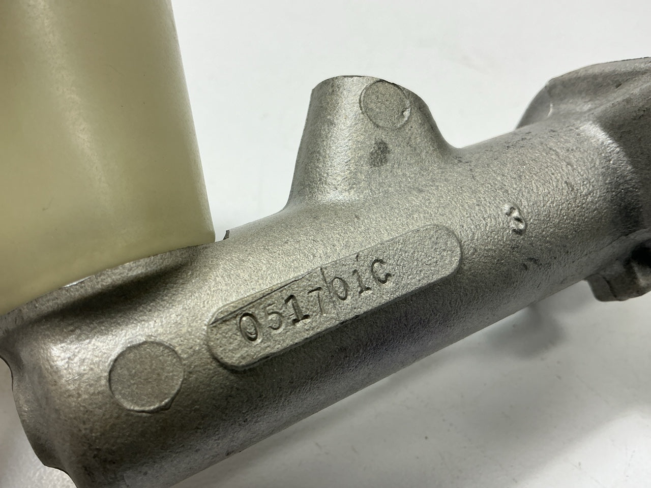 NEW - OUT OF BOX 39738 Clutch Master Cylinder CMA39738