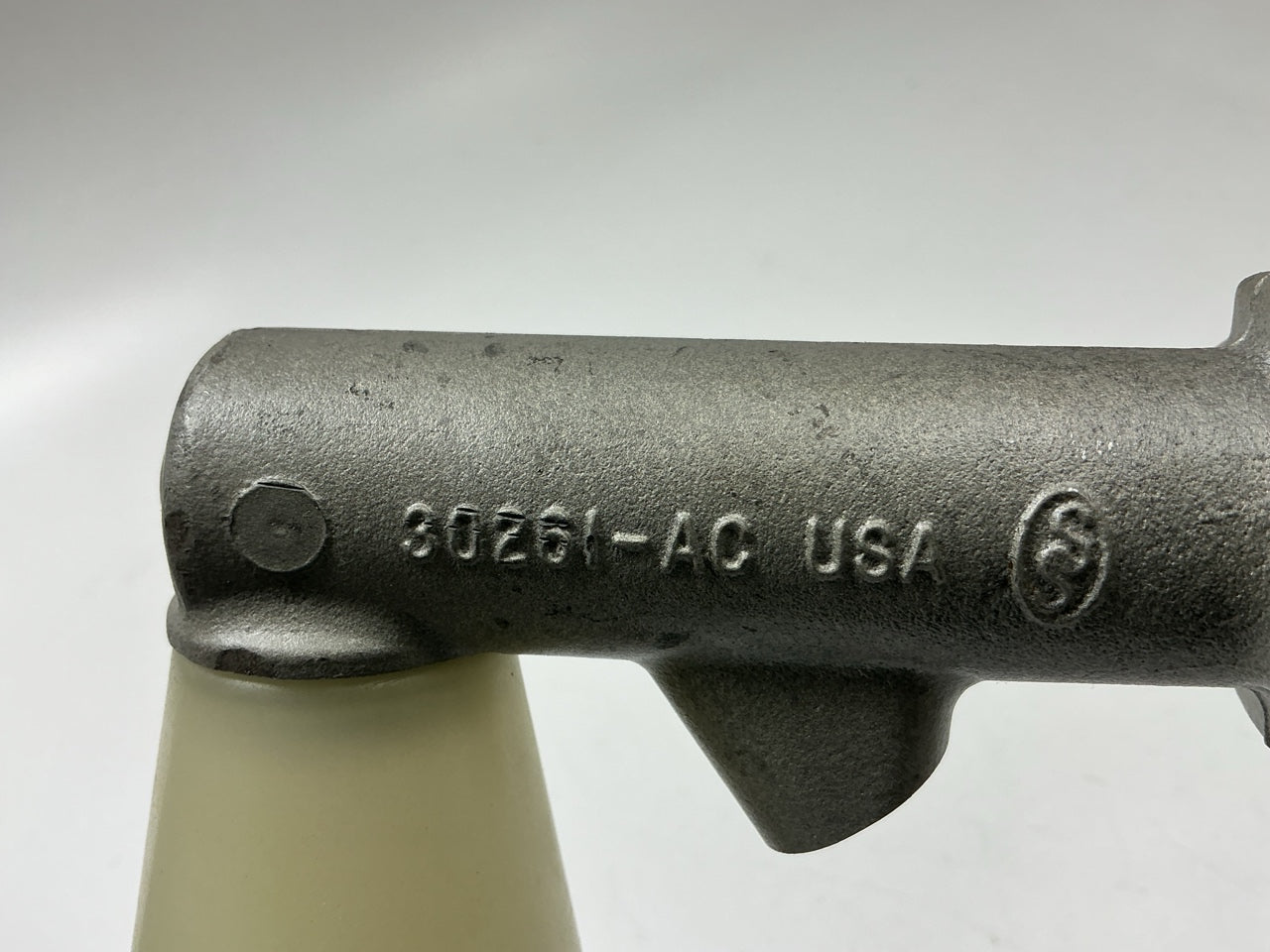 NEW - OUT OF BOX 39738 Clutch Master Cylinder CMA39738