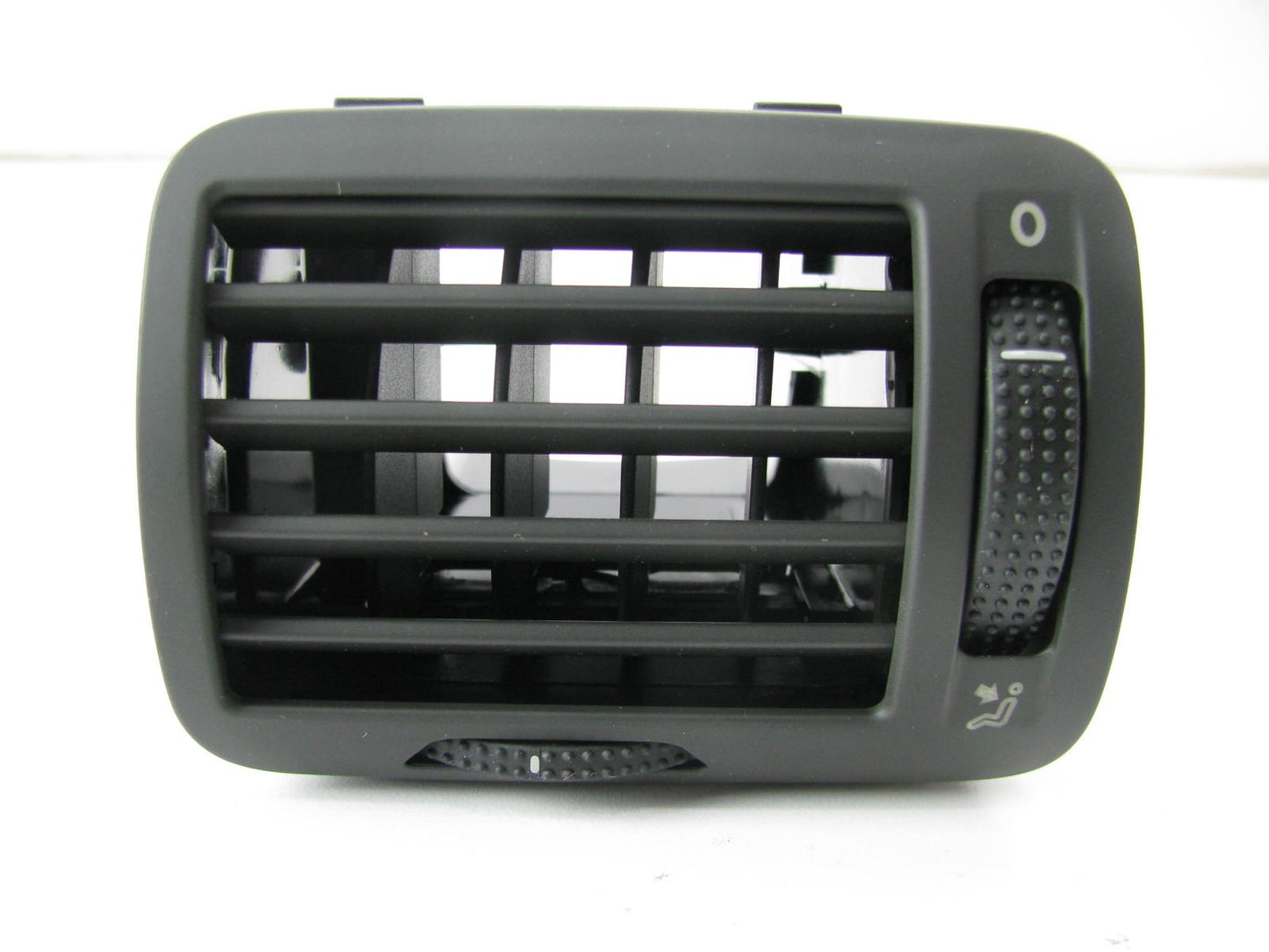 NEW - OUT OF BOX - OEM VW 3B0-819-703-D -4ET Left Drivers Side Air Vent Outlet