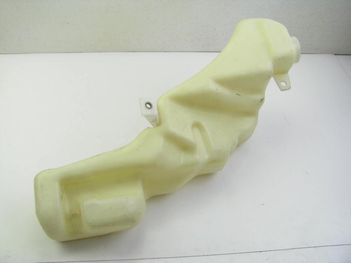 NEW - Out Of Box 3B0-955-453 Windshield Washer Reservoir W/O Cap 98-01 VW Passat