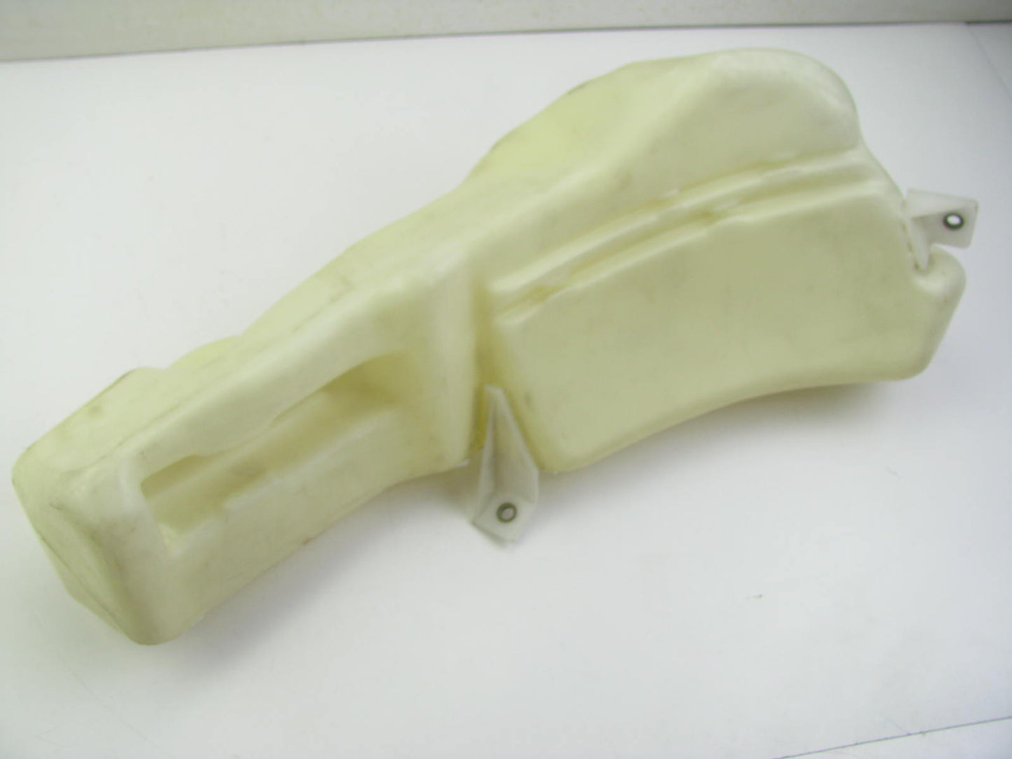 NEW - Out Of Box 3B0-955-453 Windshield Washer Reservoir W/O Cap 98-01 VW Passat