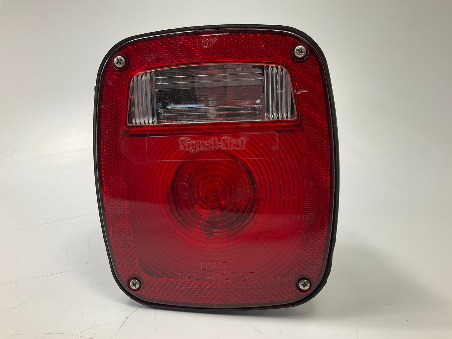 NEW UNBOXED Vintage Signal-stat 4014 Tail Light Lamp Red Stop Turn 3-Stud Light