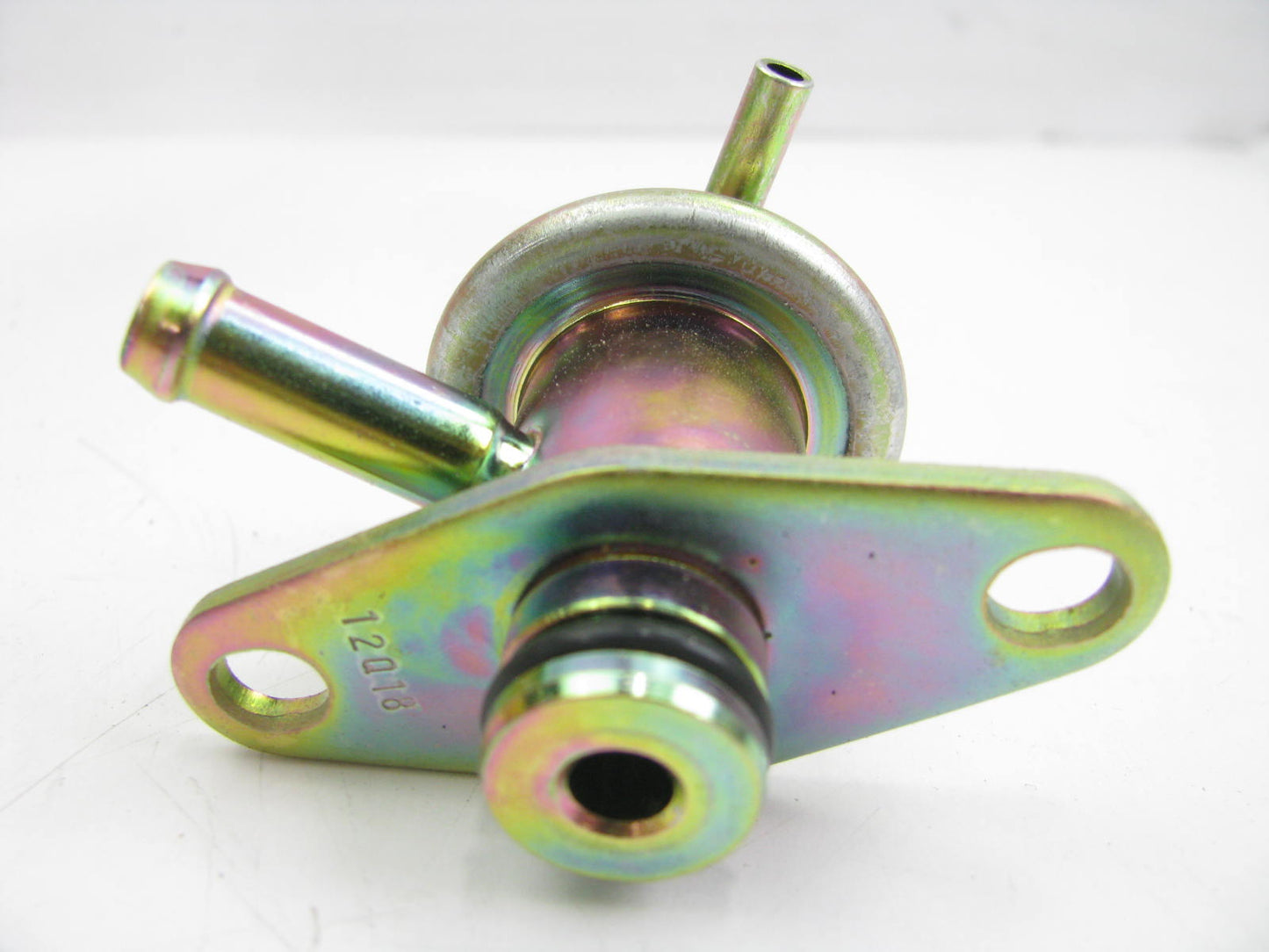 NEW UNBOXED Stock Replacement Fuel Pressure Regulator For 1989-1992 Galant 2.0L