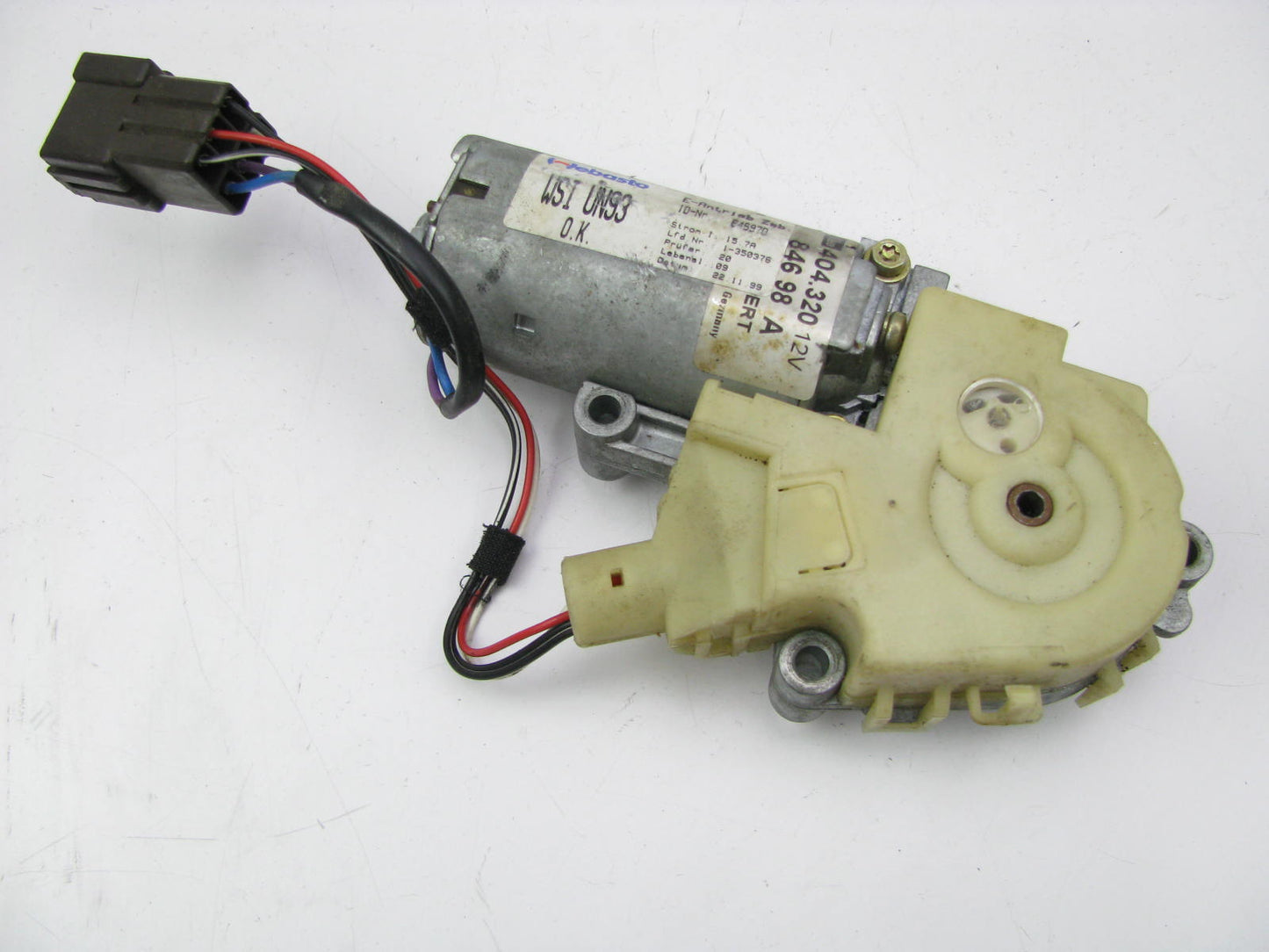NEW - OUT OF BOX OEM Valeo 404-320 Sunroof Moon Roof Motor 1998-2002 Mazda 626