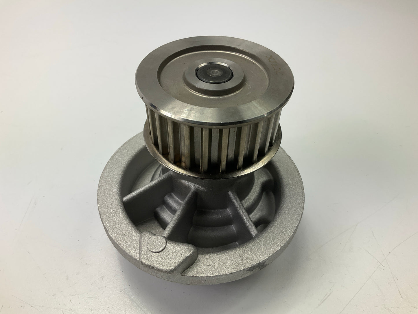 NEW - OUT OF BOX 41058 Engine Water Pump For 1998-2003 Isuzu 2.2L-L4