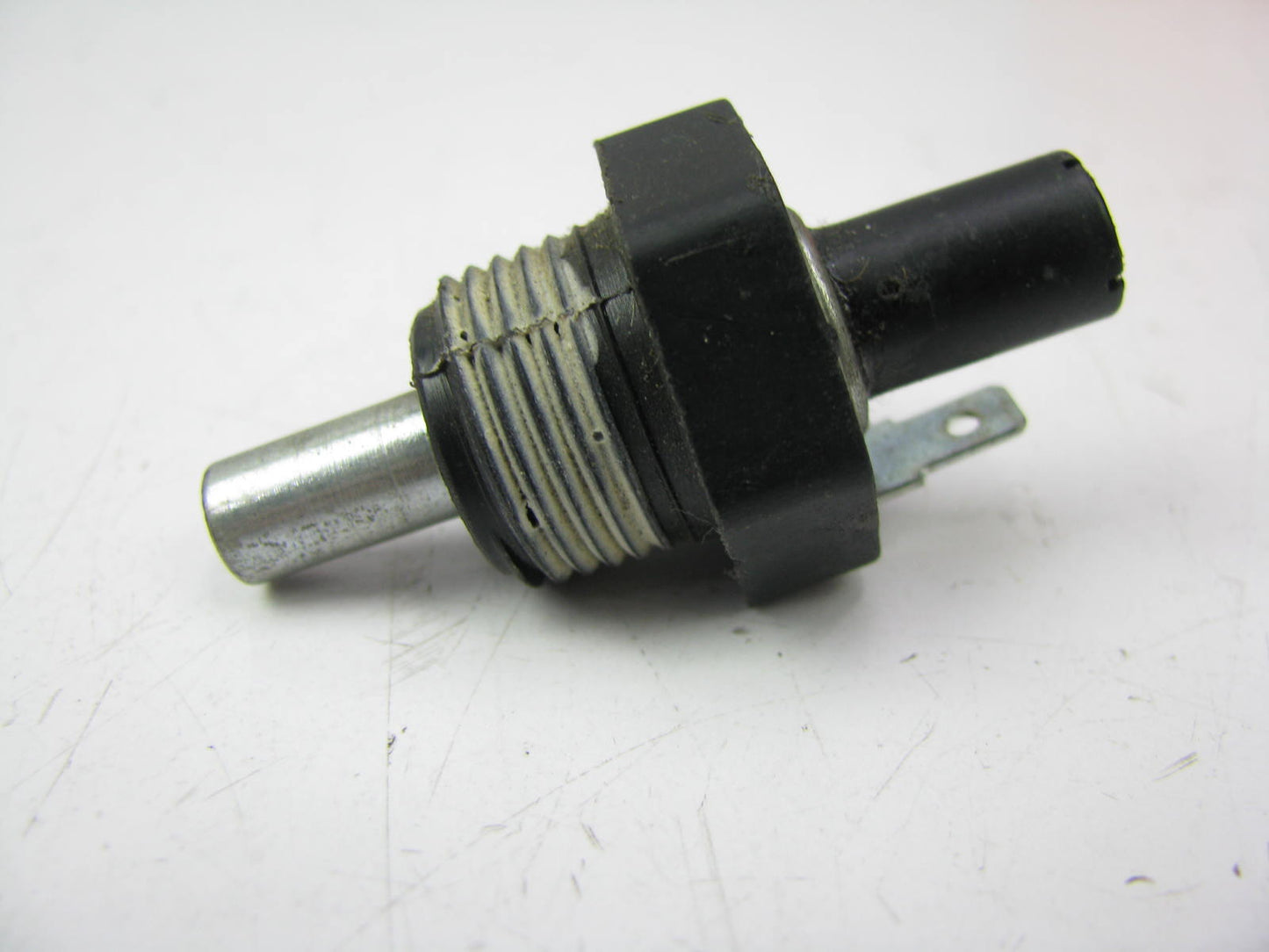 NEW - OUT OF BOX 4111482 Air Charge Temperature Sensor - AX4