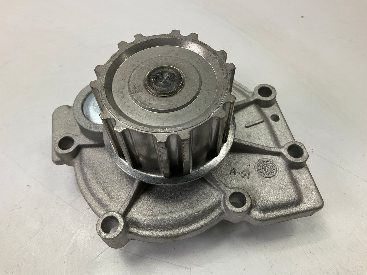 NEW - OUT OF BOX 41128 Engine Water Pump For 1995-1998 Volvo 2.9L-L6