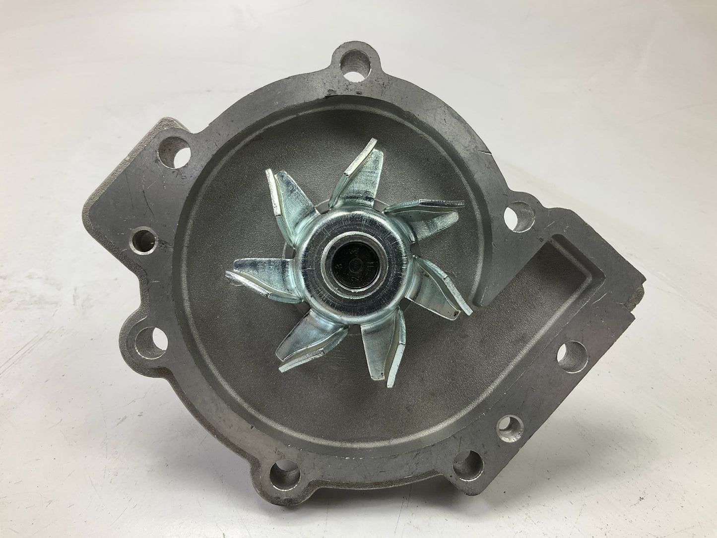 NEW - OUT OF BOX 41128 Engine Water Pump For 1995-1998 Volvo 2.9L-L6