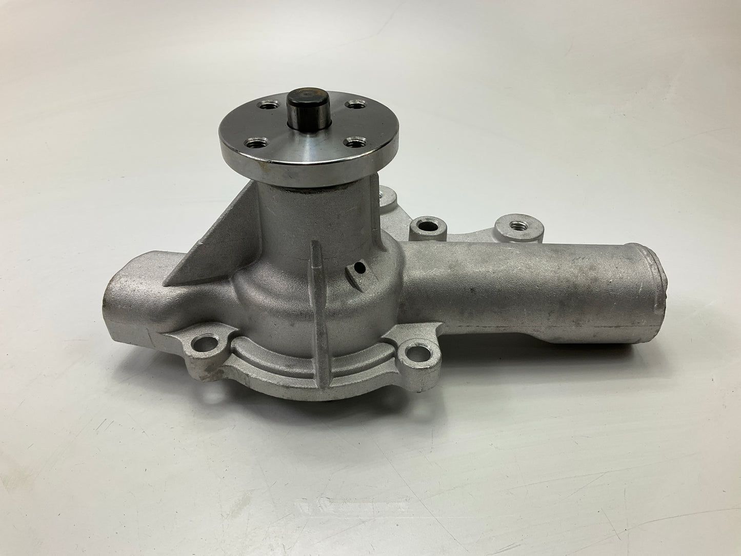 NEW - OUT OF BOX 42003 Engine Water Pump For 1987-1988 AMC Eagle 4.2L