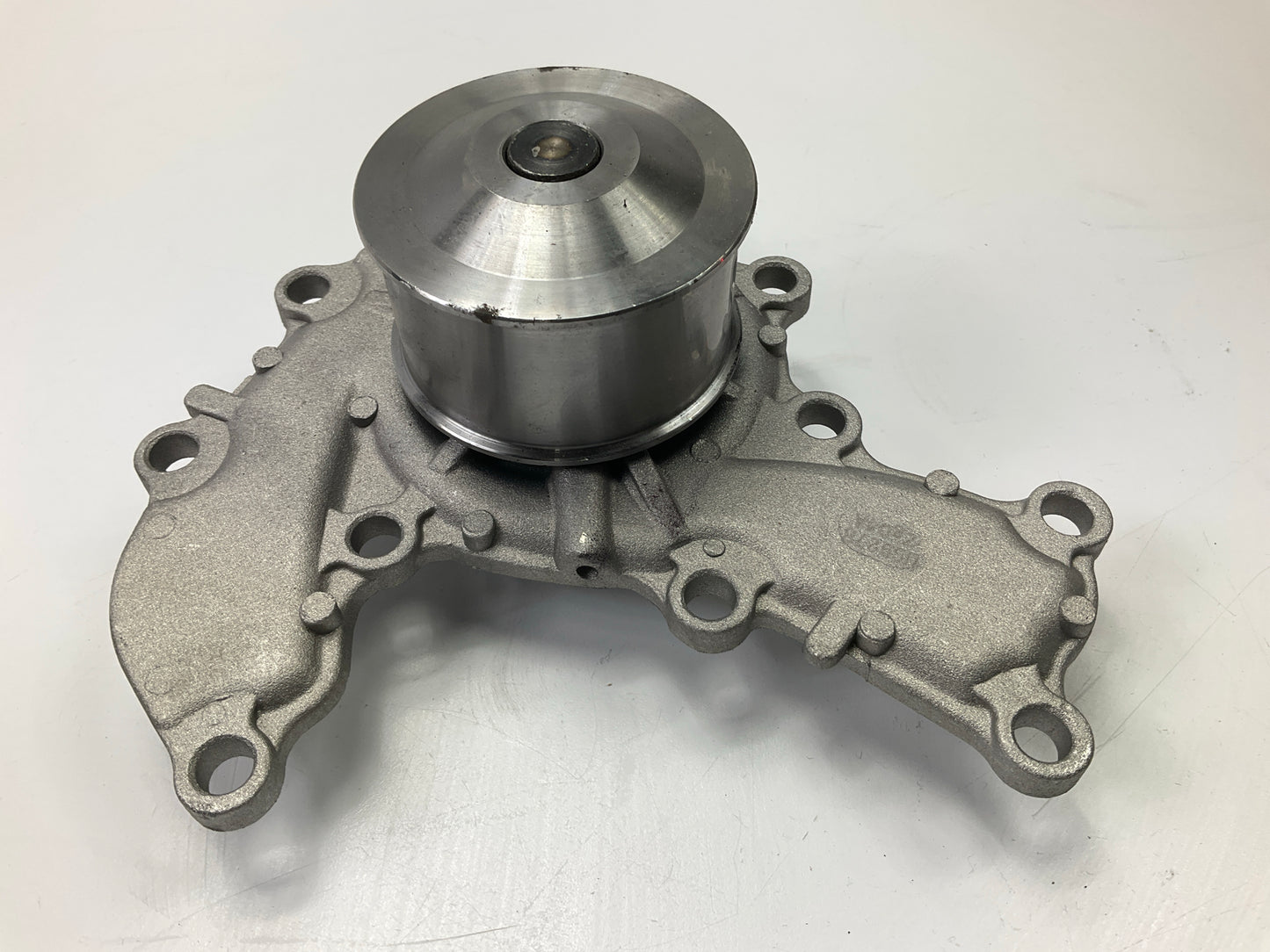 NEW - OUT OF BOX 42120 Engine Water Pump For 1992-1997 Honda Isuzu 3.2L-V6