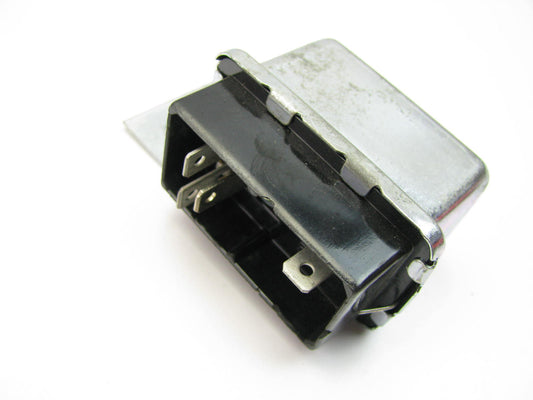 NEW - OUT OF BOX 4221413 A/C Compressor Control Relay