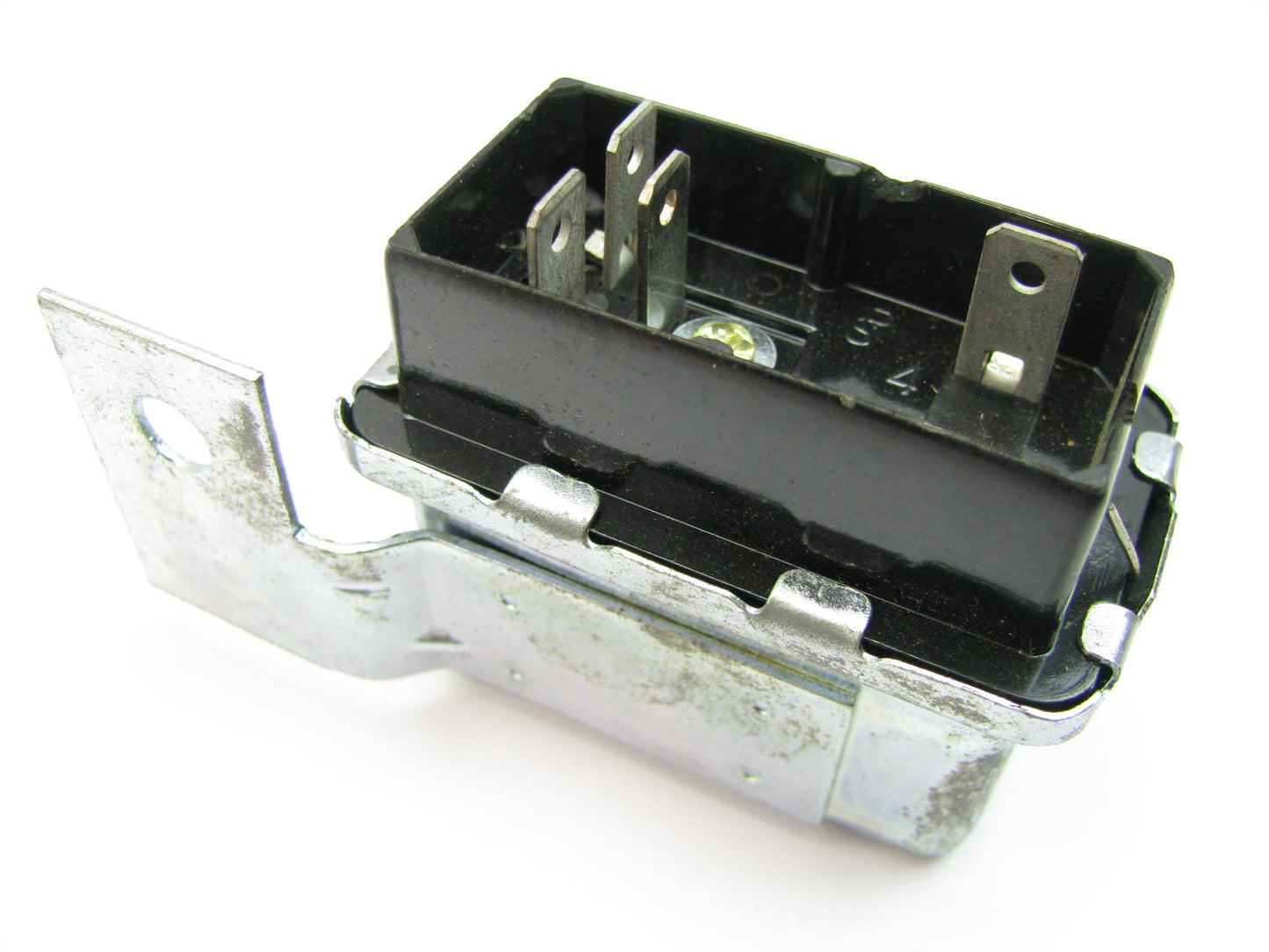 NEW - OUT OF BOX 4221413 A/C Compressor Control Relay