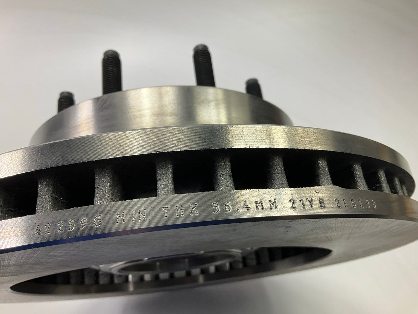 NEW - OUT OF BOX 42259G Front Disc Brake Rotor And Hub Assembly