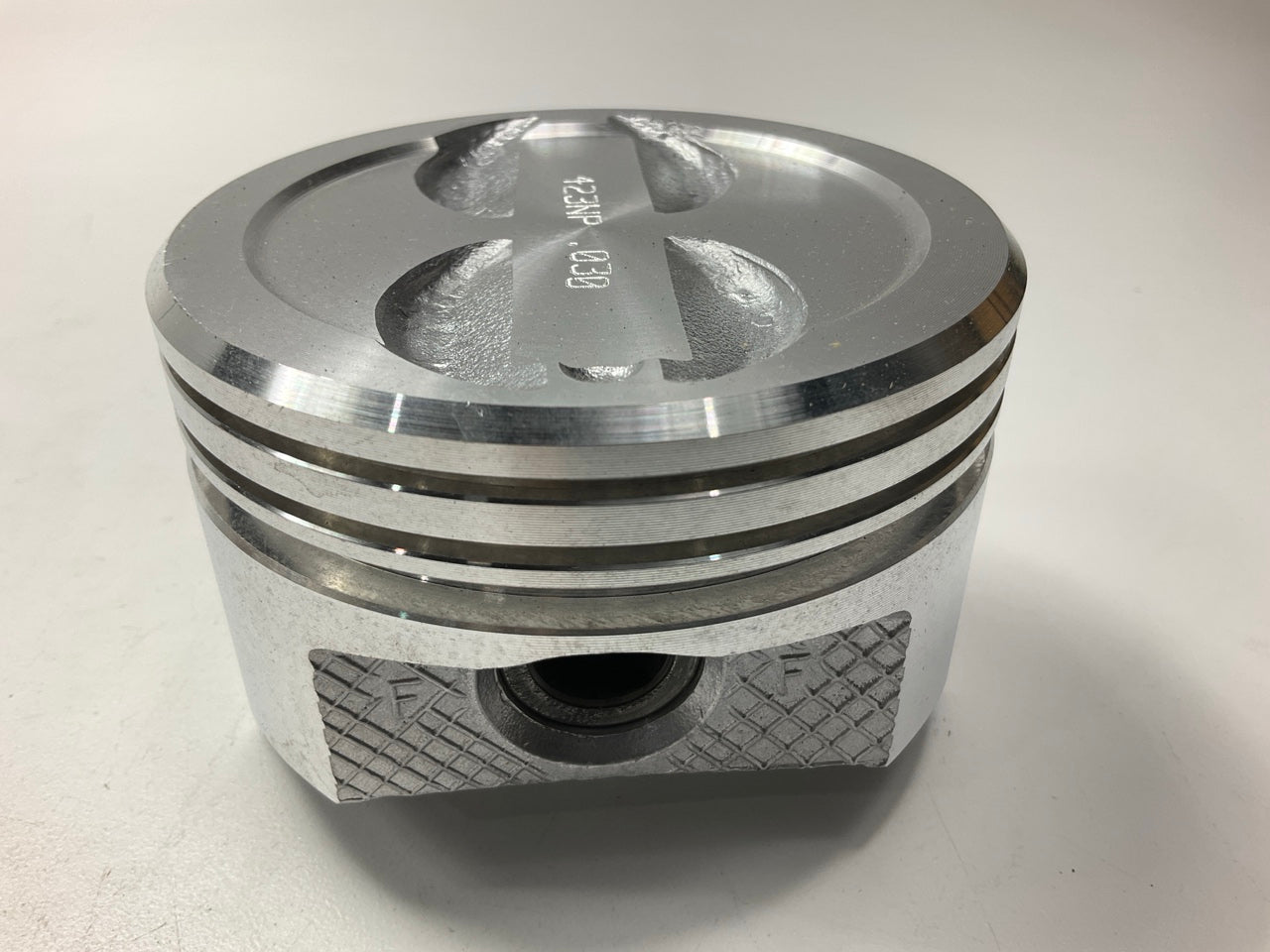 NEW - UINBOXED 423NP-030 Engine Piston .030'' 1971-1990 Chevrolet 350-V8