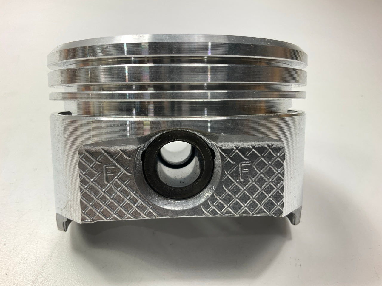 NEW - UINBOXED 423NP-030 Engine Piston .030'' 1971-1990 Chevrolet 350-V8
