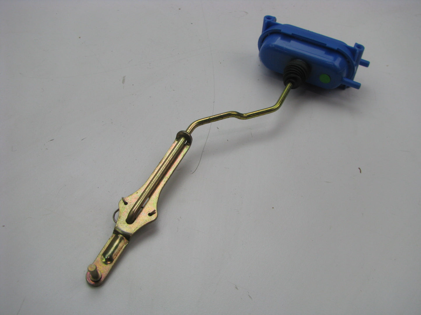 NEW - OUT OF BOX  OEM VW Mk2 Central Locking Vacuum Actuator Valve 433862153 T3