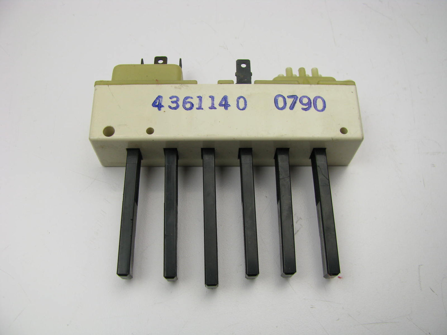 NEW - OUT OF BOX - OEM 4361140 HVAC A/C Heater Control Switch
