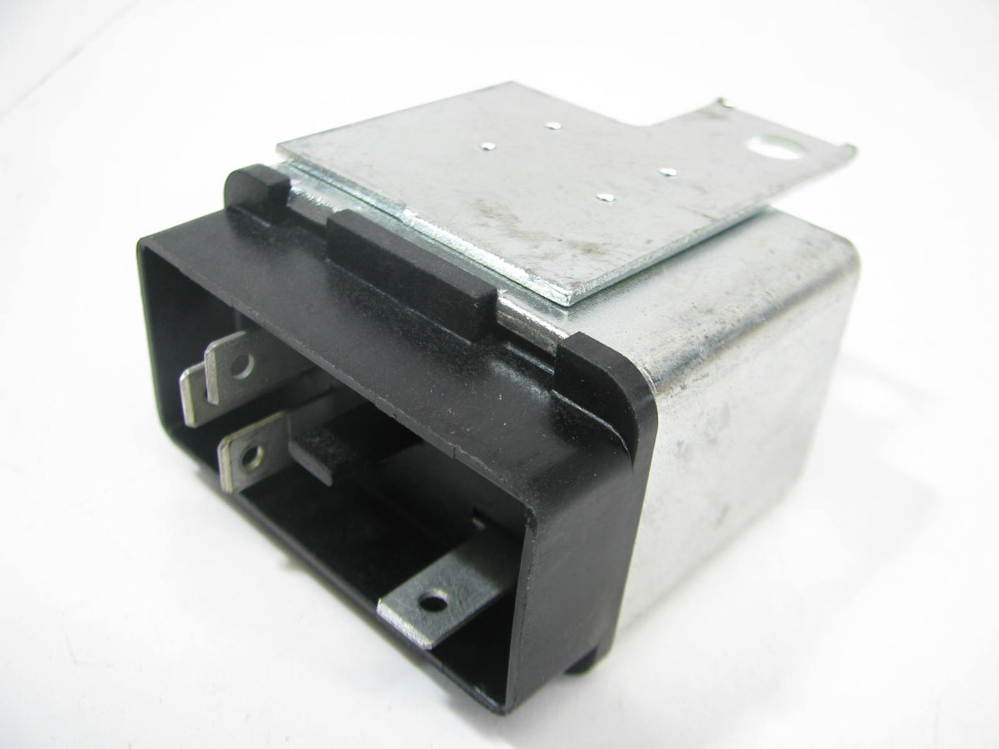 NEW - OUT OF BOX NOS Genuine OEM 4379086 Defroster Relay For Mopar
